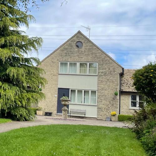 Sherbourne Cottage Seven Springs Cottages — 4-Star Luxury Hotel in Cheltenham, United Kingdom