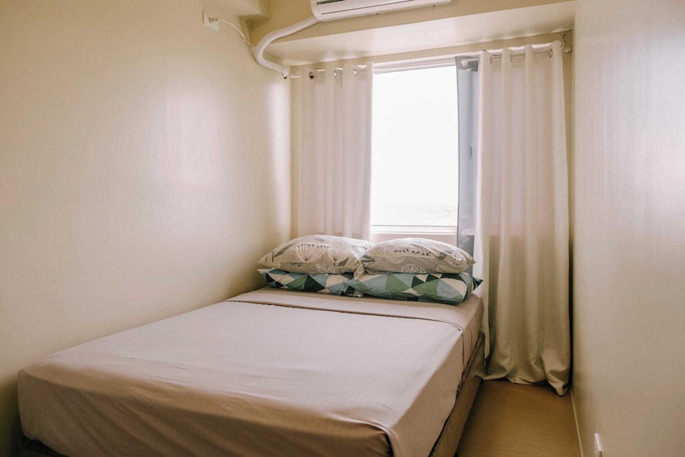 Golden Sunset Skyline Retreat in Iloilo, Philippines