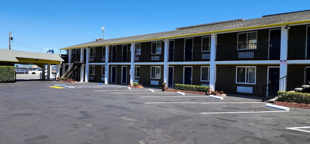 Hotel Belmont - photo 22