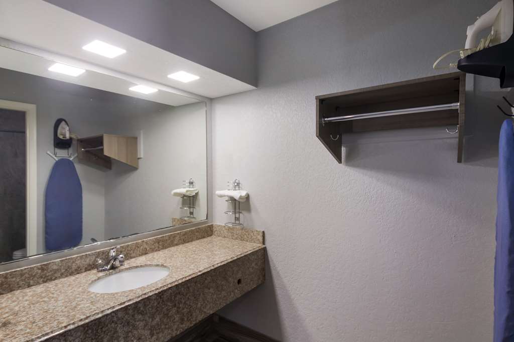 Americas Best Value Inn Buda Austin S - photo 26