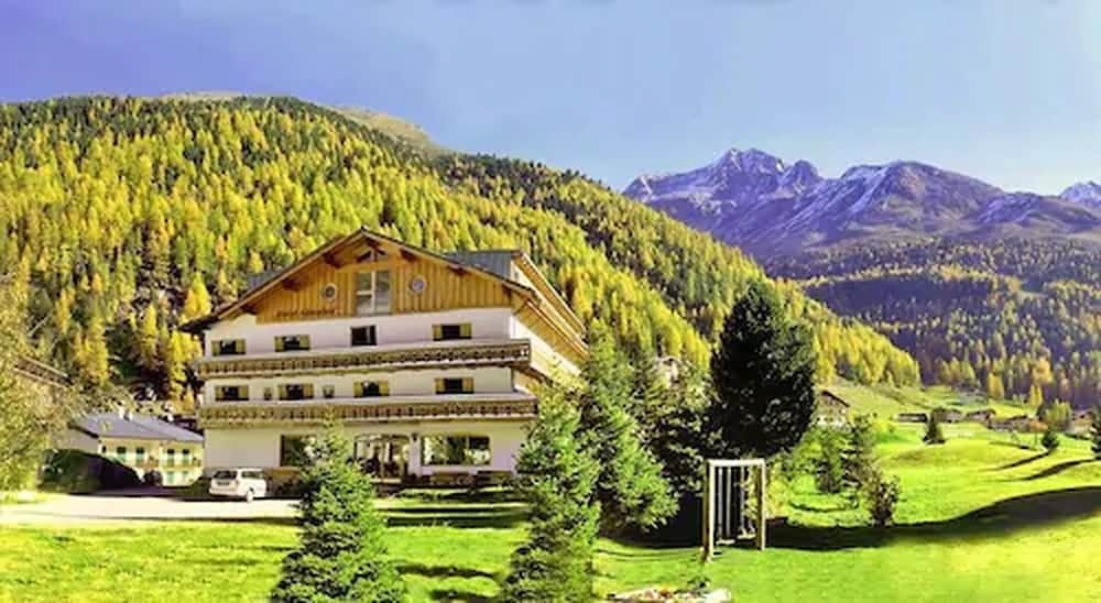 Hotel Alpenhof in Stelvio, Italy