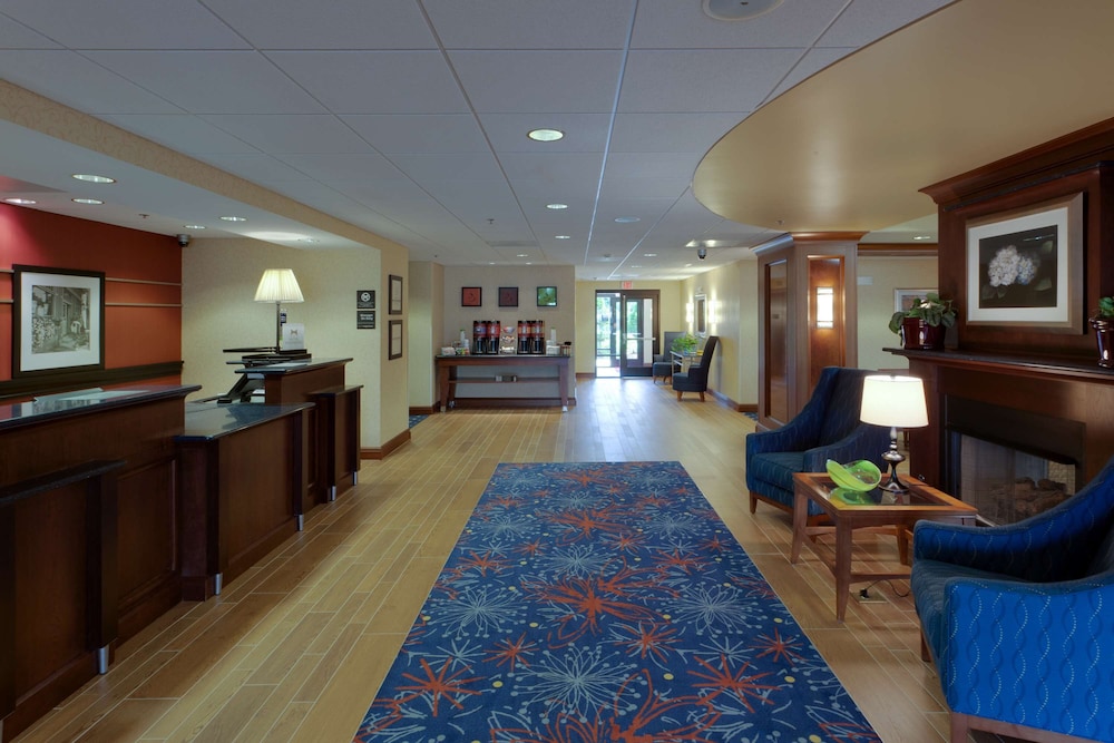 Hampton Inn Warrenton - photo 3