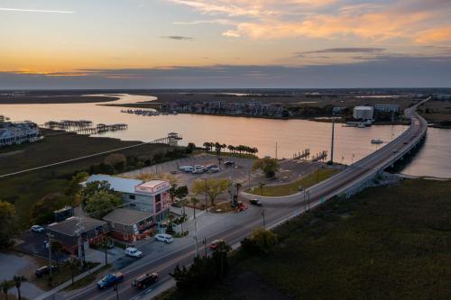 Hotel Folly with Marsh and Sunset Views - photo 17