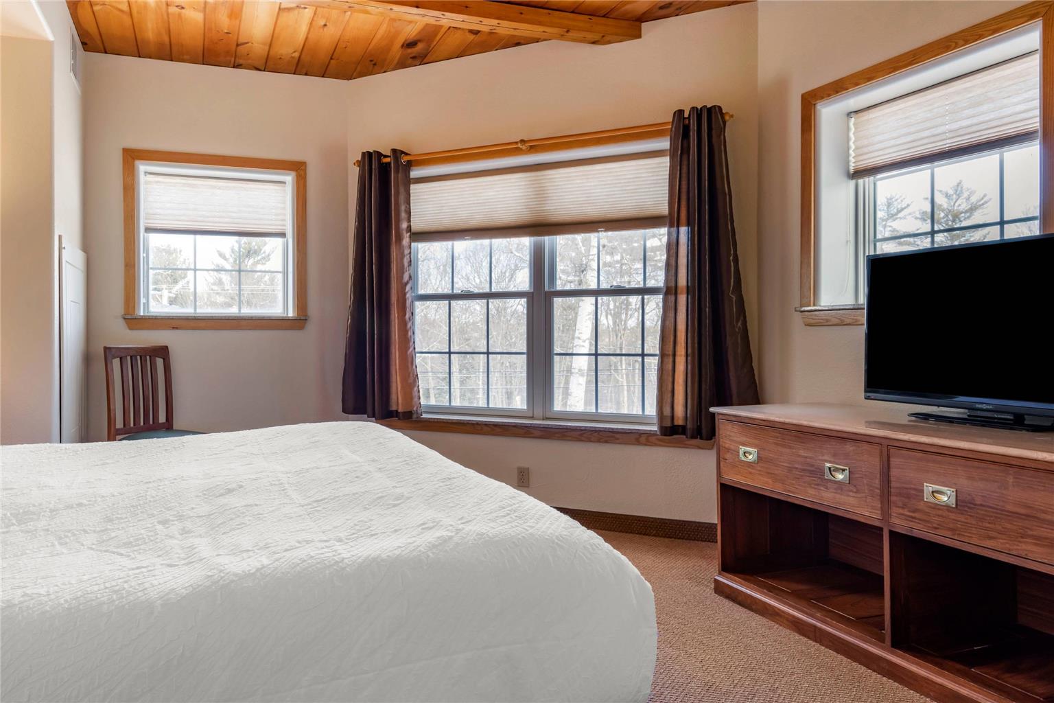 Mountain Edge Suites at Sunapee an Ascend Collection Hotel - photo 29