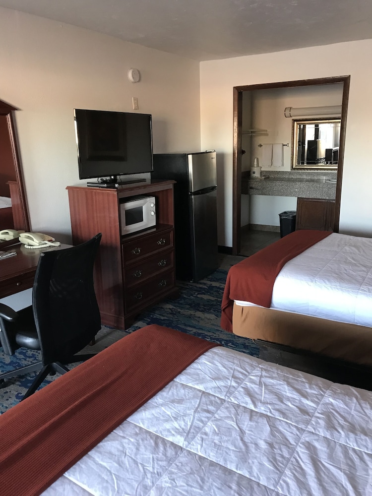 Interstate Motel Guthrie - photo 13
