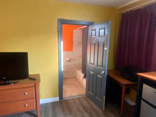 Central Inn - photo 3