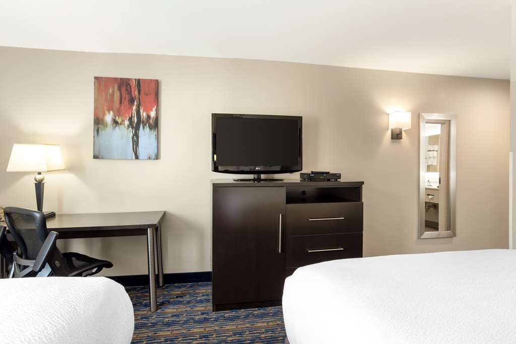 Best Western Plus Fairfield Hotel - photo 21