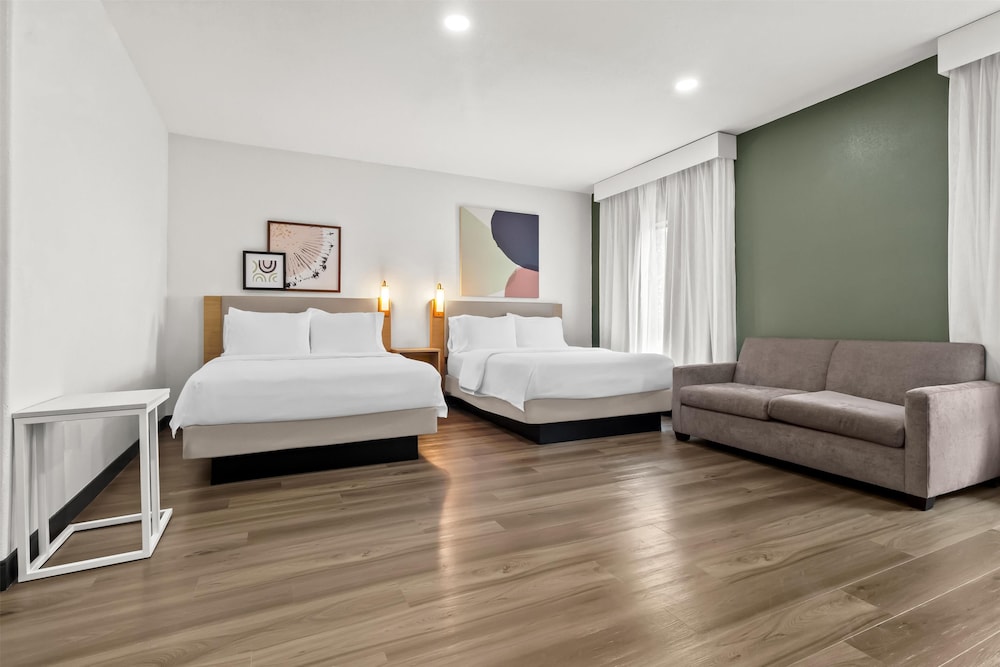 Spark By Hilton Houston Hobby Airport - photo 21