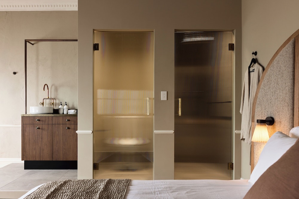 Empire Hotel - last minute hotel in Sydney