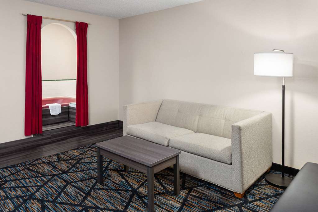 Super 8 by Wyndham Mt. Vernon - photo 23
