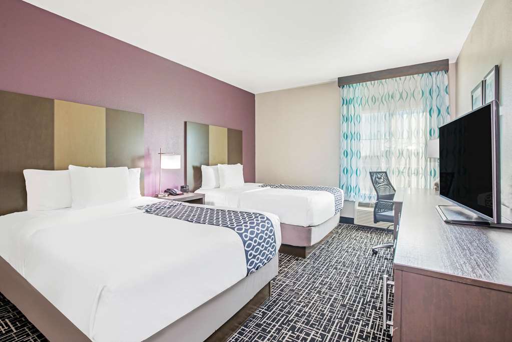 La Quinta Inn & Suites by Wyndham Corpus Christi Portland - photo 12