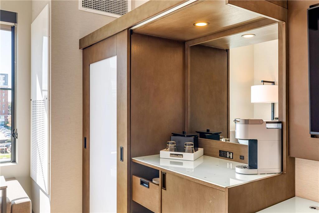 Cambria Hotel New Haven University Area - photo 19