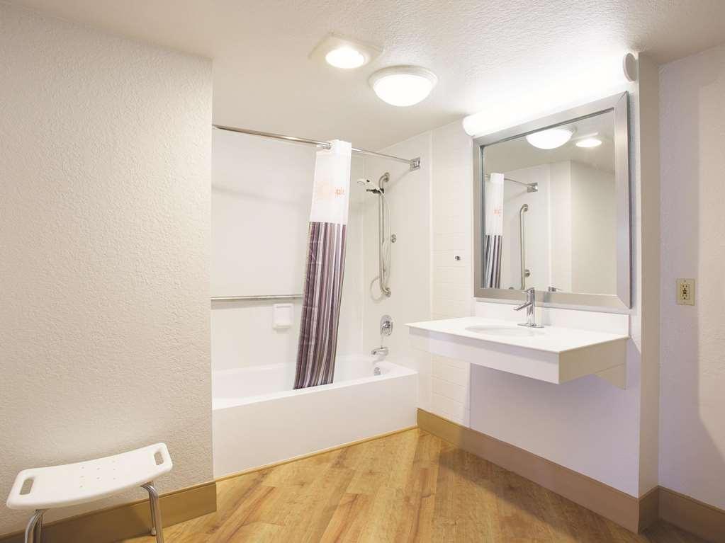 La Quinta Inn by Wyndham San Diego Chula Vista - photo 17