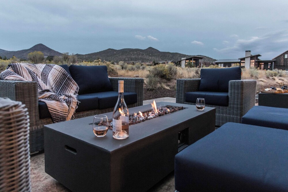 Clint by AvantStay — 4-Star Luxury Hotel in Bend, United States