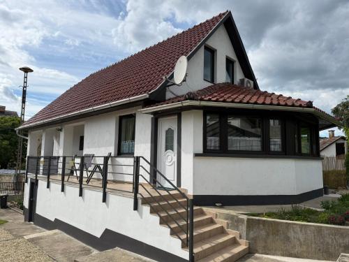 Kamilla Vendégház — 4-Star Luxury Hotel in Mad, Hungary
