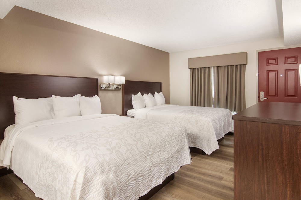 Red Roof Inn Plus & Suites Erie - photo 7