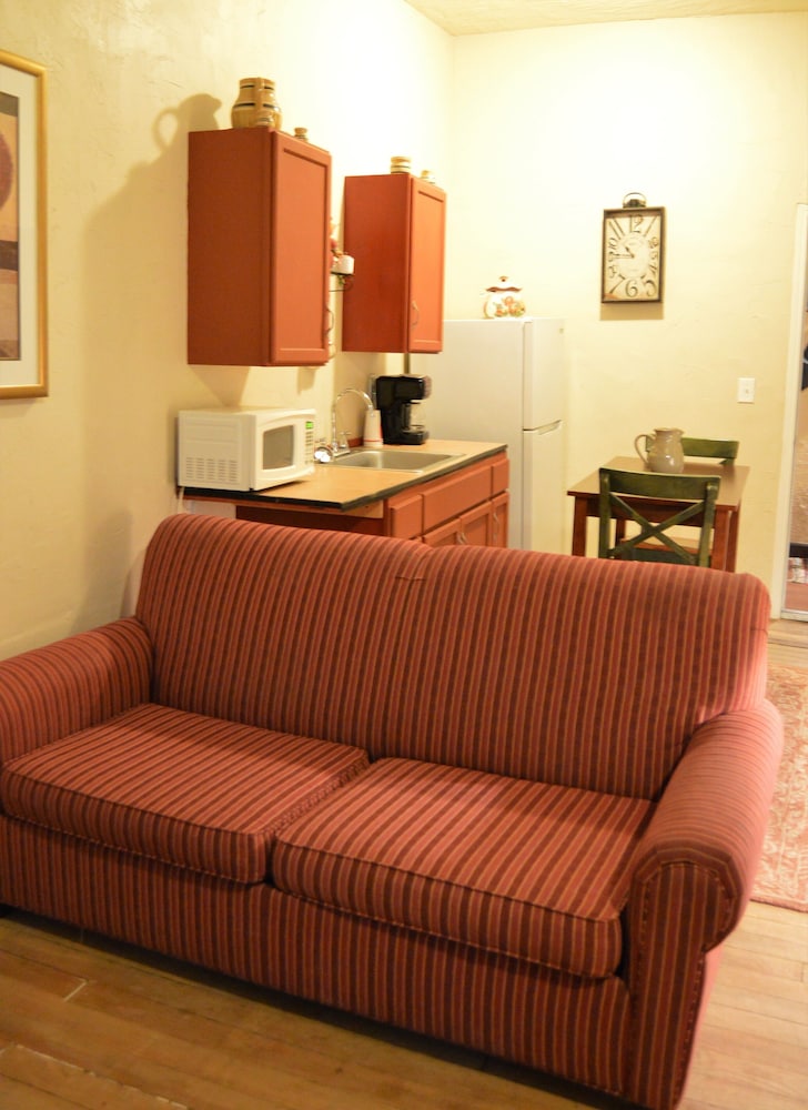 Holly Inn Suites - photo 20