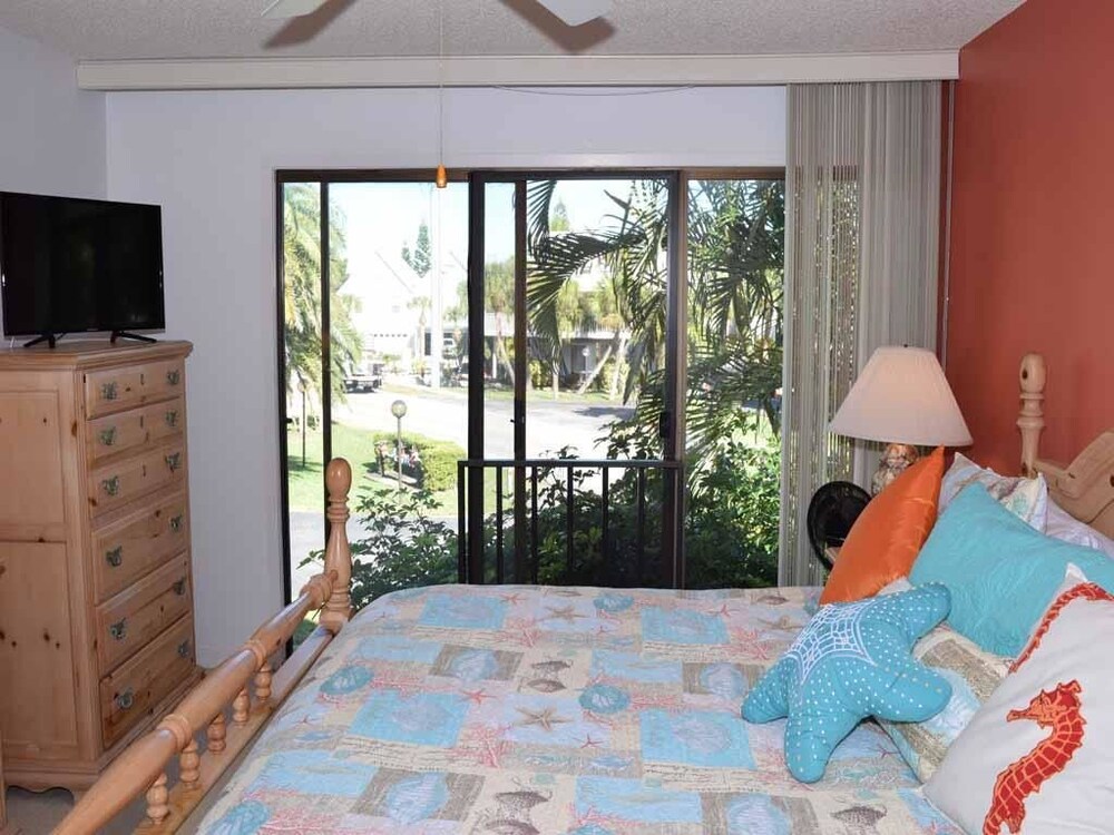 Waters Edge 102 N - photo 6
