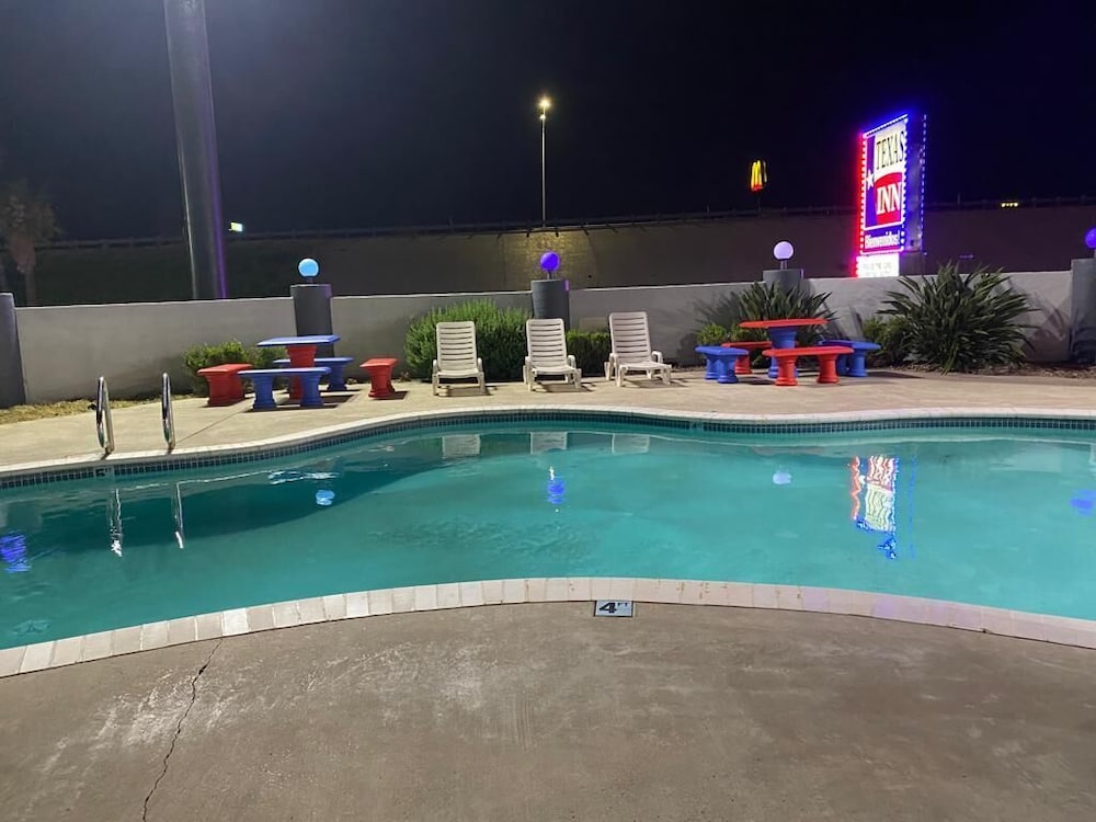 Texas Inn & Suites Raymondville - photo 57