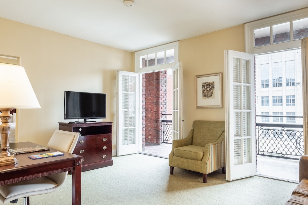 Hampton Inn & Suites Birmingham Downtown Tutwiler - photo 22
