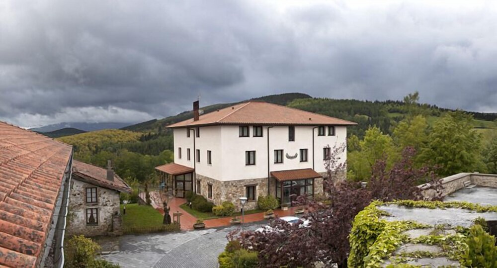 Hotel Santuario Urkiola — hotel in Abadino