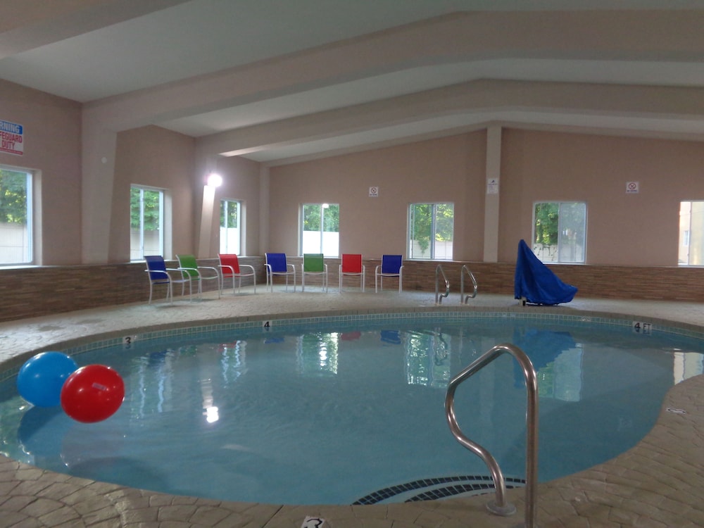 Plymouth Bay Inn and Suites - photo 18