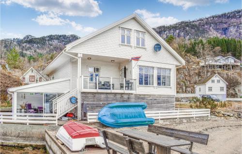 Cozy Home In Vanvik With Wifi — 4-Star Luxury Hotel in Sand, Norway