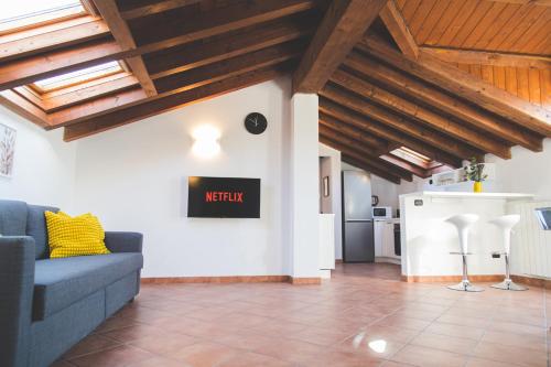 Castelletto Armonia Rustica E Moderna — 4-Star Luxury Hotel in Bressana, Italy