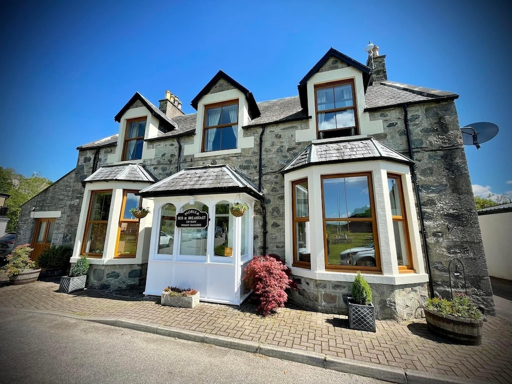 Morlea Bed & Breakfast — 4-Star Luxury Hotel in Drumnadrochit, United Kingdom