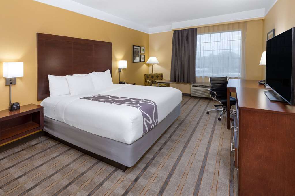 La Quinta Inn & Suites by Wyndham Houston NW Beltway8 WestRD - photo 25