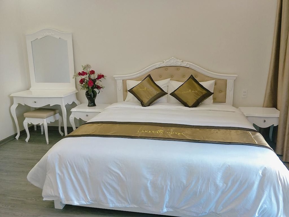 Lakeside Hotel - last minute hotel in Ha Long