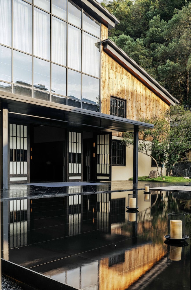 Jingdezhen Xingshan Shiwai Dongliyuan in Jingdezhen, People's Republic of China