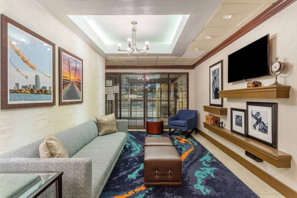 Hampton Inn Boston Peabody - photo 4