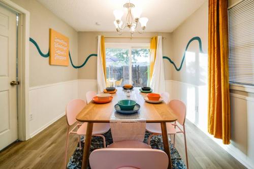 5BD Eclectic Home Lubbock BBQ Downtown 10mins — 4-Star Luxury Hotel in Lubbock, United States