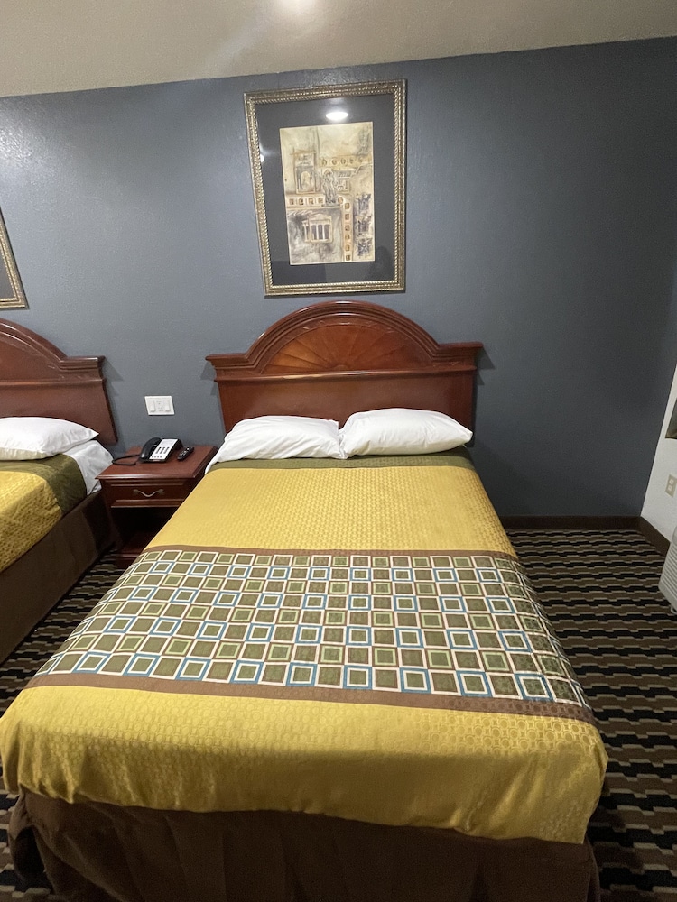 Sallisaw Inn - photo 11