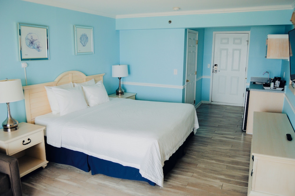 Drifting Sands Oceanfront Hotel - photo 9