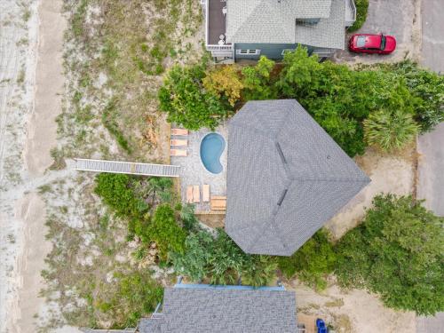 Giant Jim's Beachfront Inn - photo 9