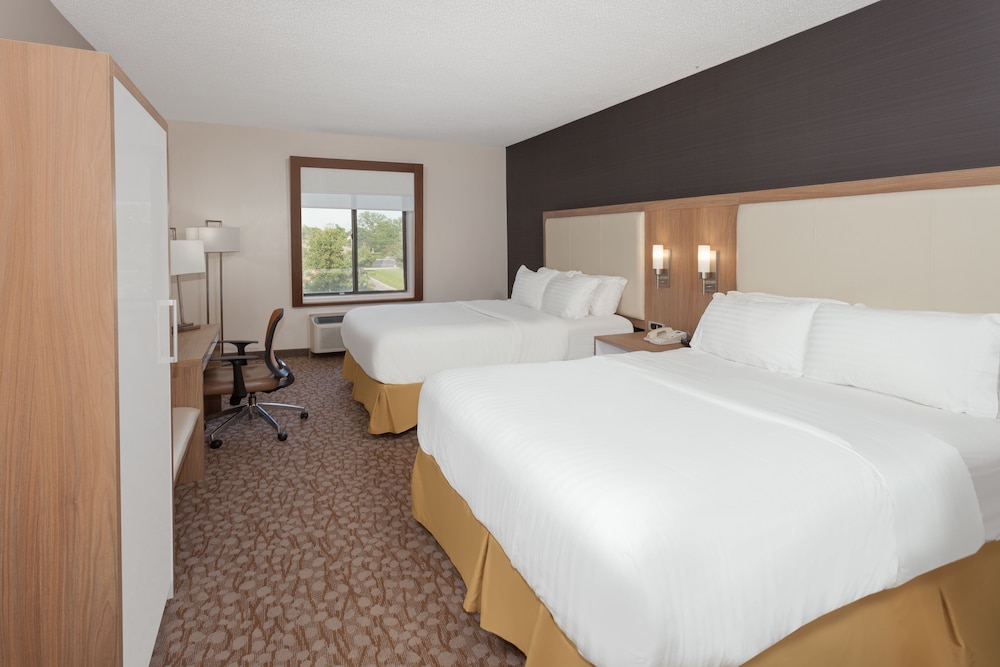 Holiday Inn Express Hotel & Suites Dayton West Brookville by IHG - photo 6