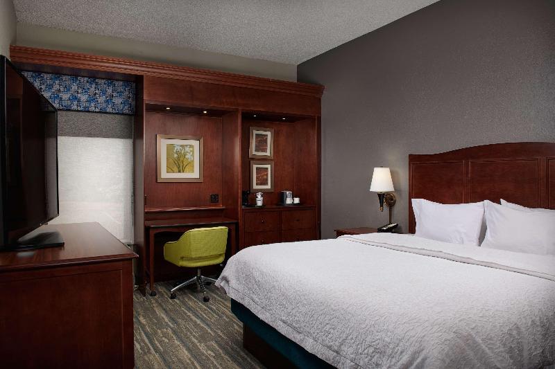 Hampton Inn Atlanta NW Cumberland - photo 19