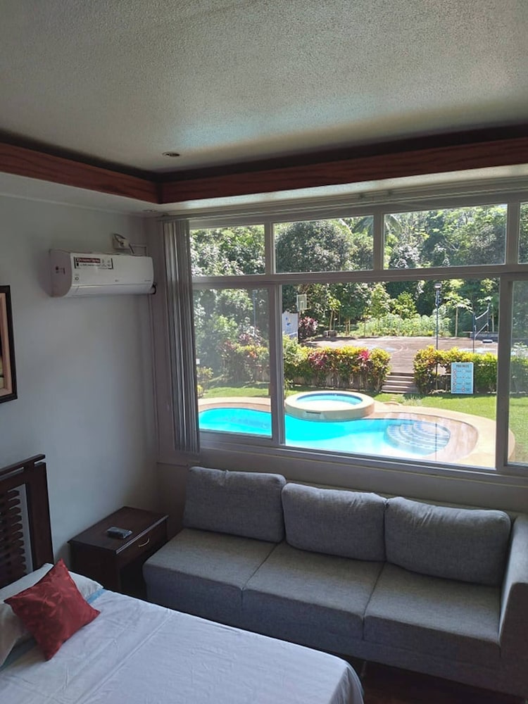 Room camiguin Lanzones Resort Queen Delu in Mambajao, Philippines