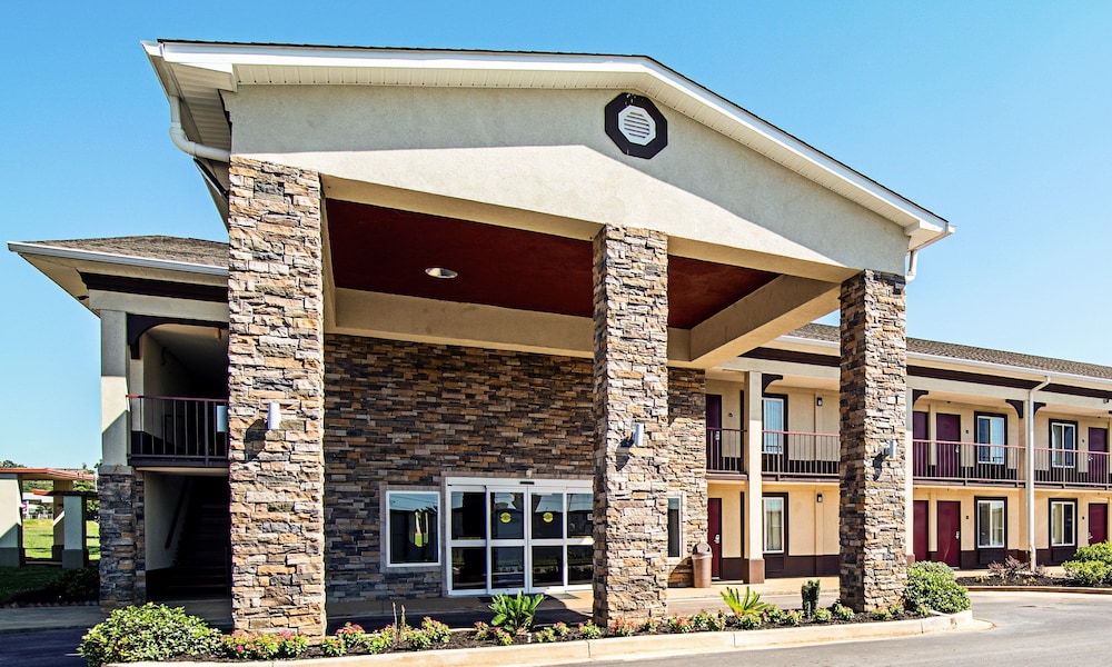 Red Roof Inn & Suites Greenwood SC - photo 30