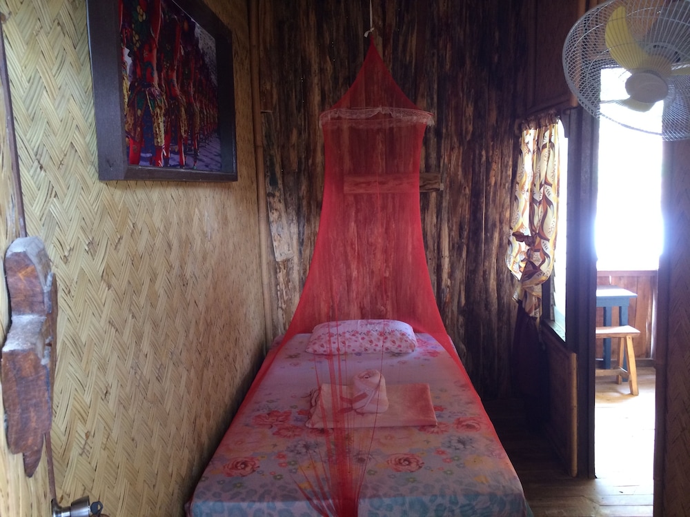 Island Front II — El Nido — photo 4