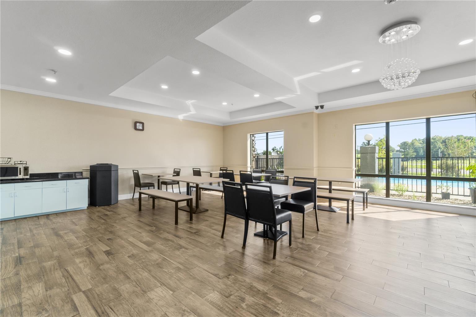 Americas Best Value Inn & Suites Livingston - photo 49