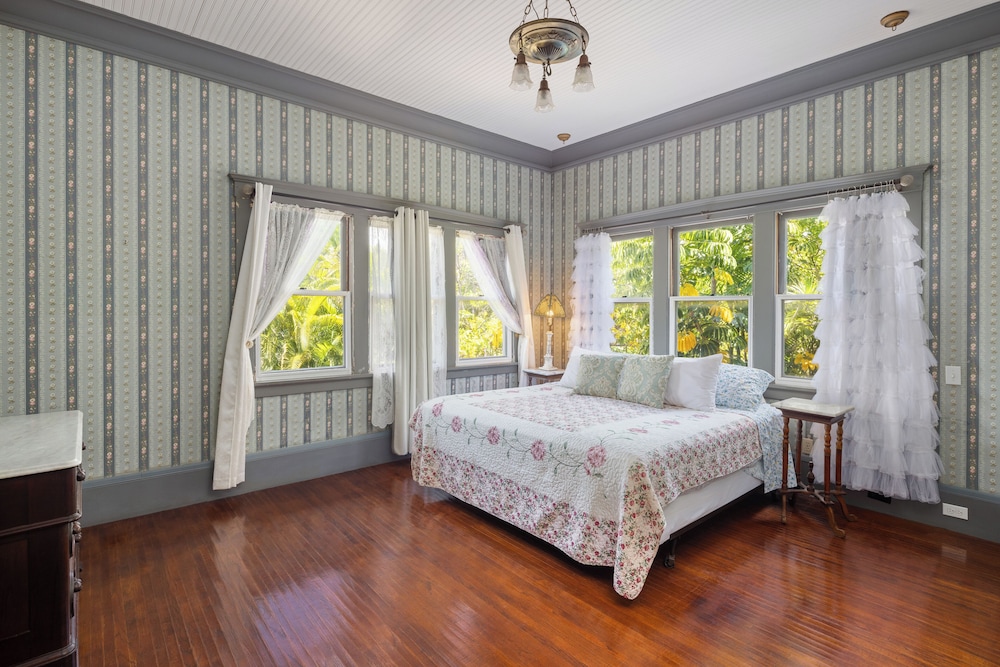 Manoa Valley Inn - photo 6