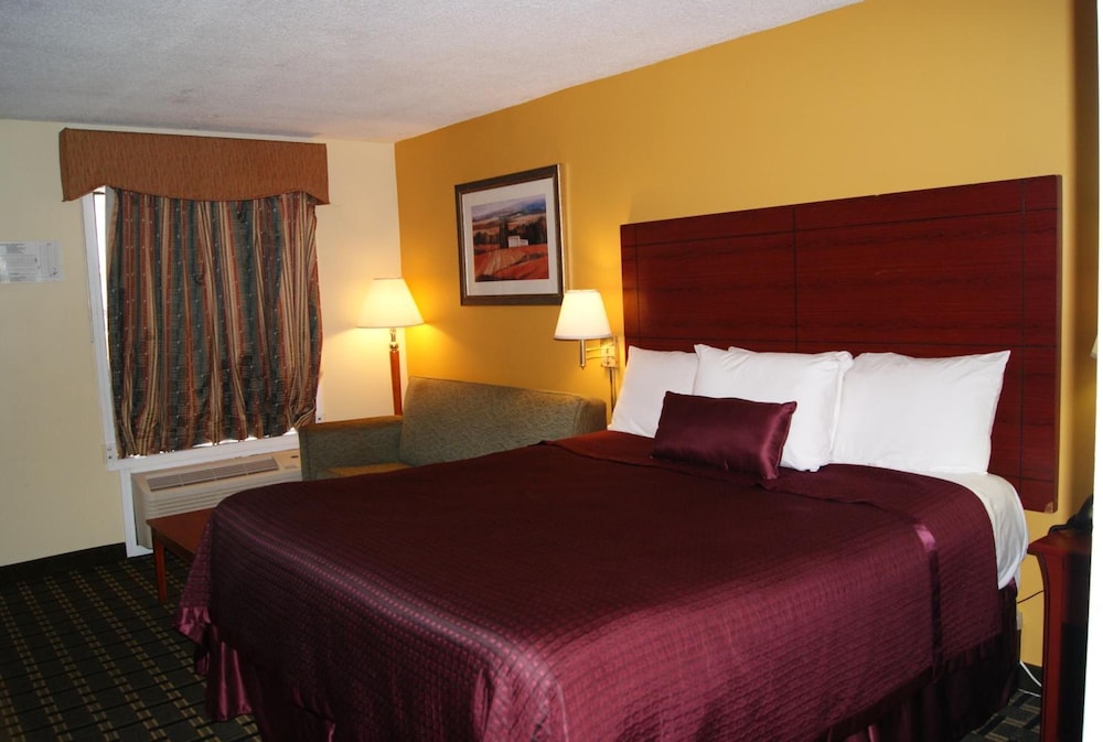 Red Carpet Inn - photo 23