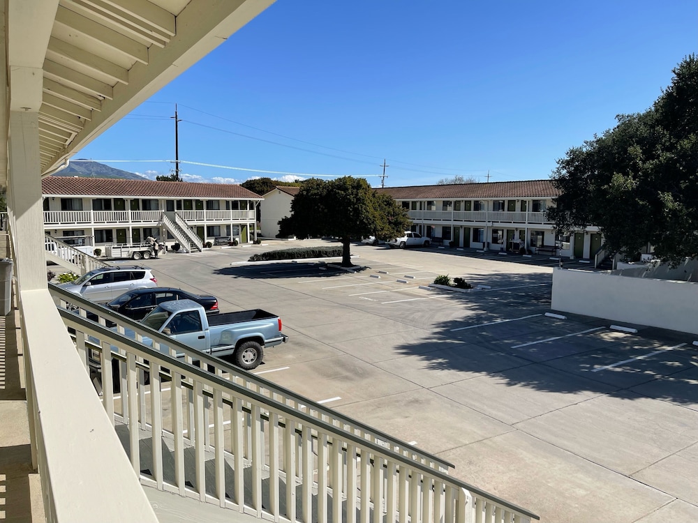 Soledad Motel 8 - carbon neutral hotel in Soledad