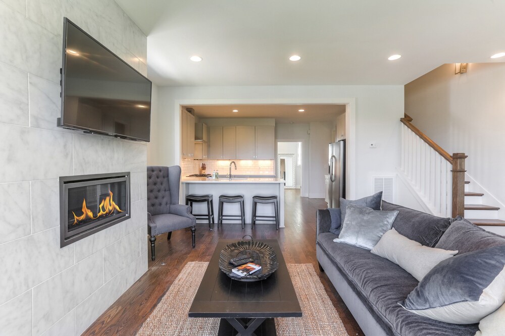 A Nashville Rooftop to Call Yours by RedAwning - featured photo
