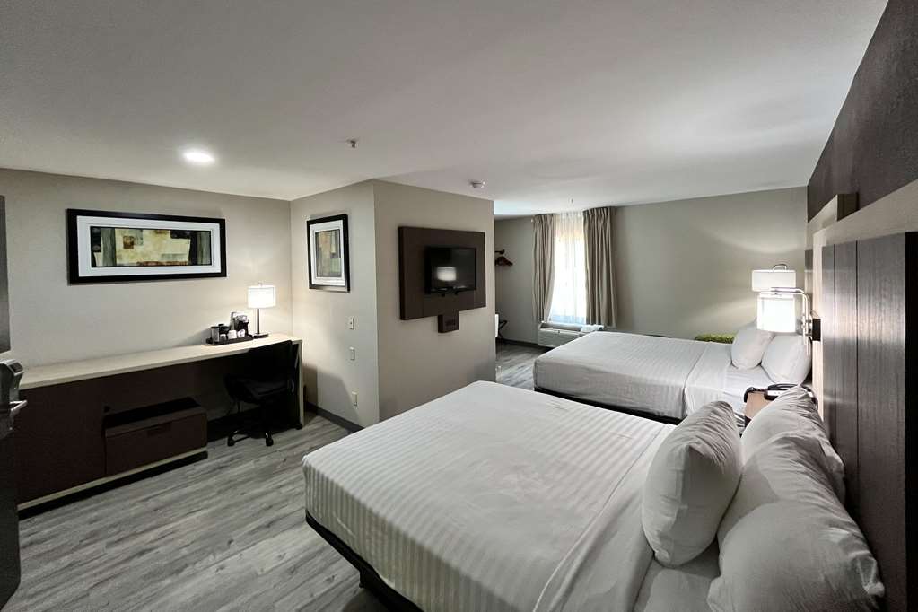 Quality Inn & Suites at Airport Blvd I 65 - photo 15