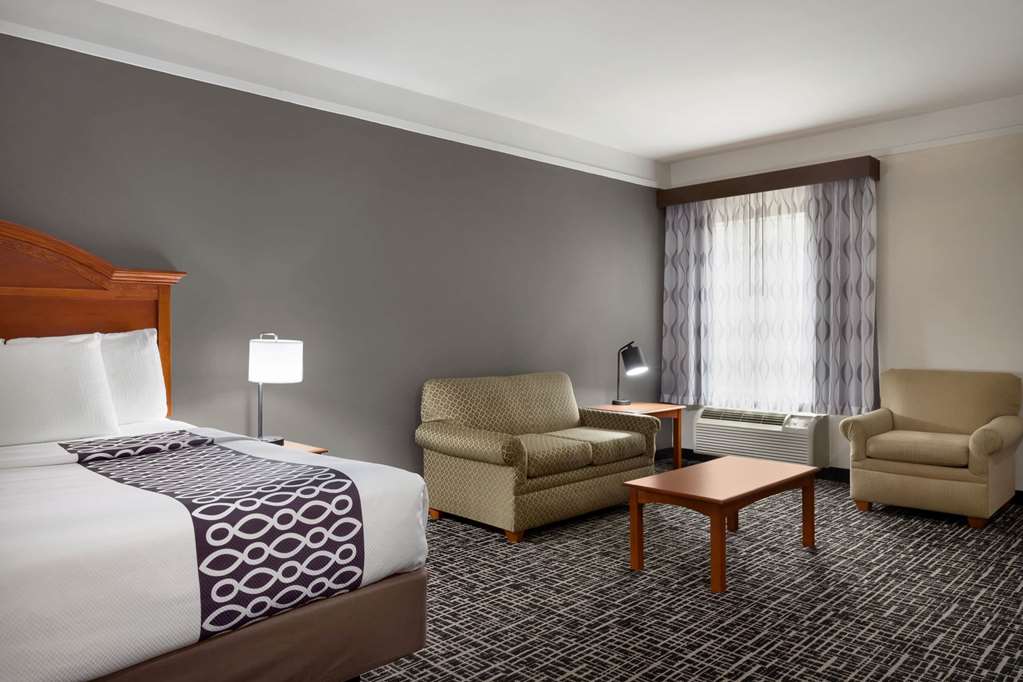 La Quinta Inn & Suites by Wyndham I 20 Longview South - photo 20