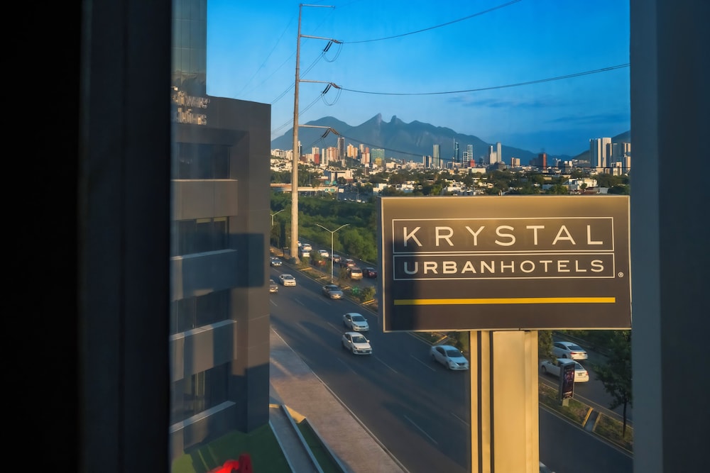 Krystal Urban Monterrey San Jerónimo